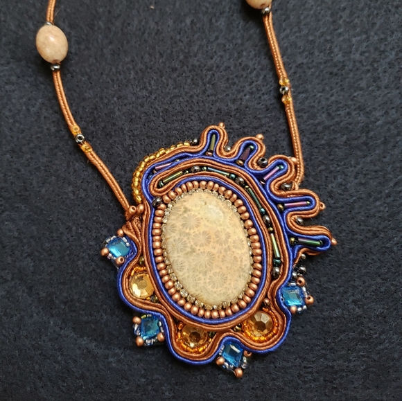 "Fire and Ice" handmade necklace - Picture 2 of 2